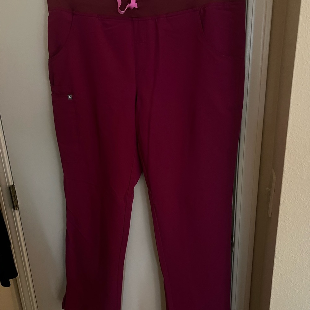 Figs Kade scrub bottoms XL Tall Dark Magenta Front pockets